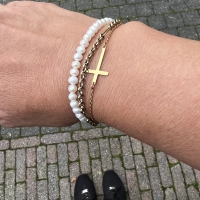 Armband witte zoetwater parels