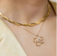 Ketting bloem met pareltjes -goud steel- By Jam