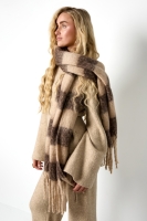 Warme sjaal met bruine beige strepen